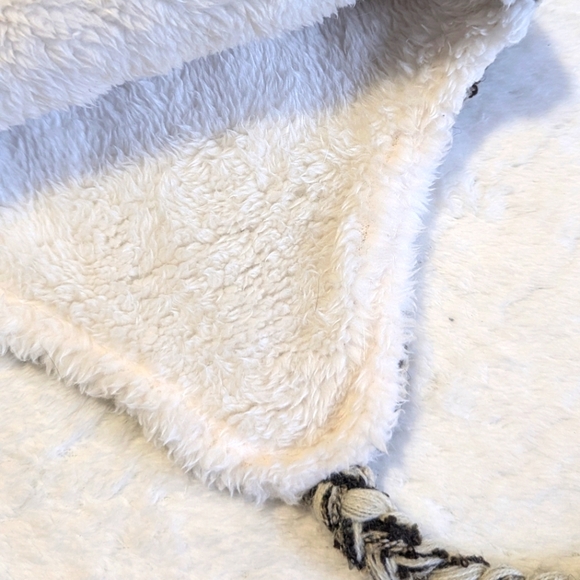 NWT Knit Peruvian Pom-Pom Hat - Sherpa Lined Cream and Brown - Picture 7 of 7